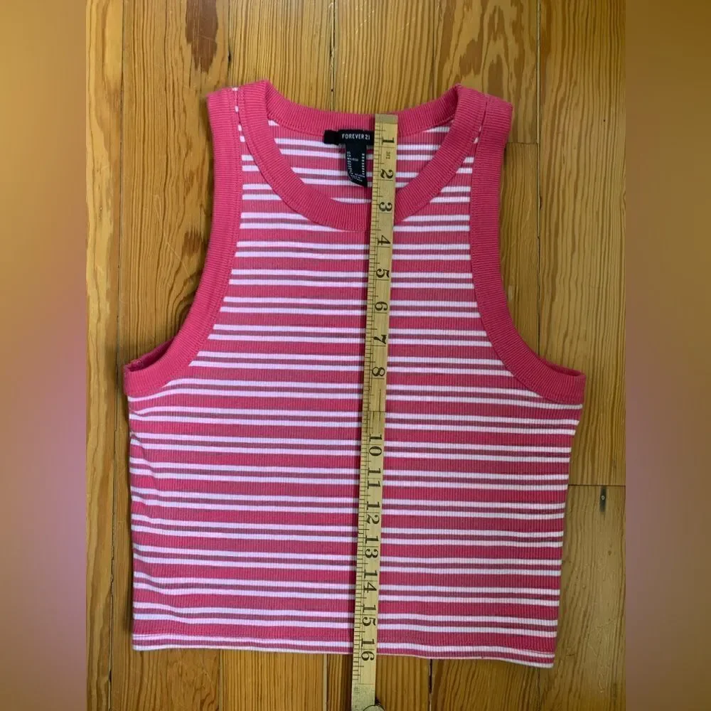 Bundle of Crop Tops - Picture 7 of 8